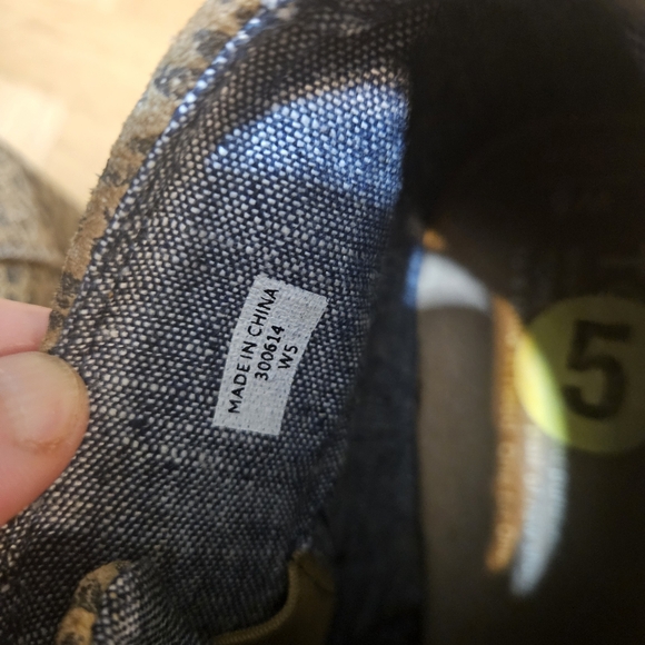 TOMS leopard pattern print sueded leather wedges Ankle size 5 - Picture 4 of 12